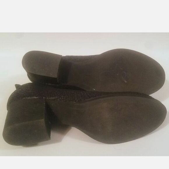 Urban Outfitters Cooperative Black Textured Suede Side Zip Ankle Boot 7M Ret$145 - Picture 7 of 7